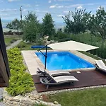 Casa Adrian * 克卢日-纳波卡