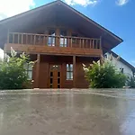 Сasa de vacaciones Casa Adrian