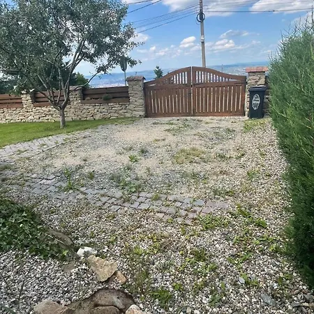 Dom wakacyjny Casa Adrian *